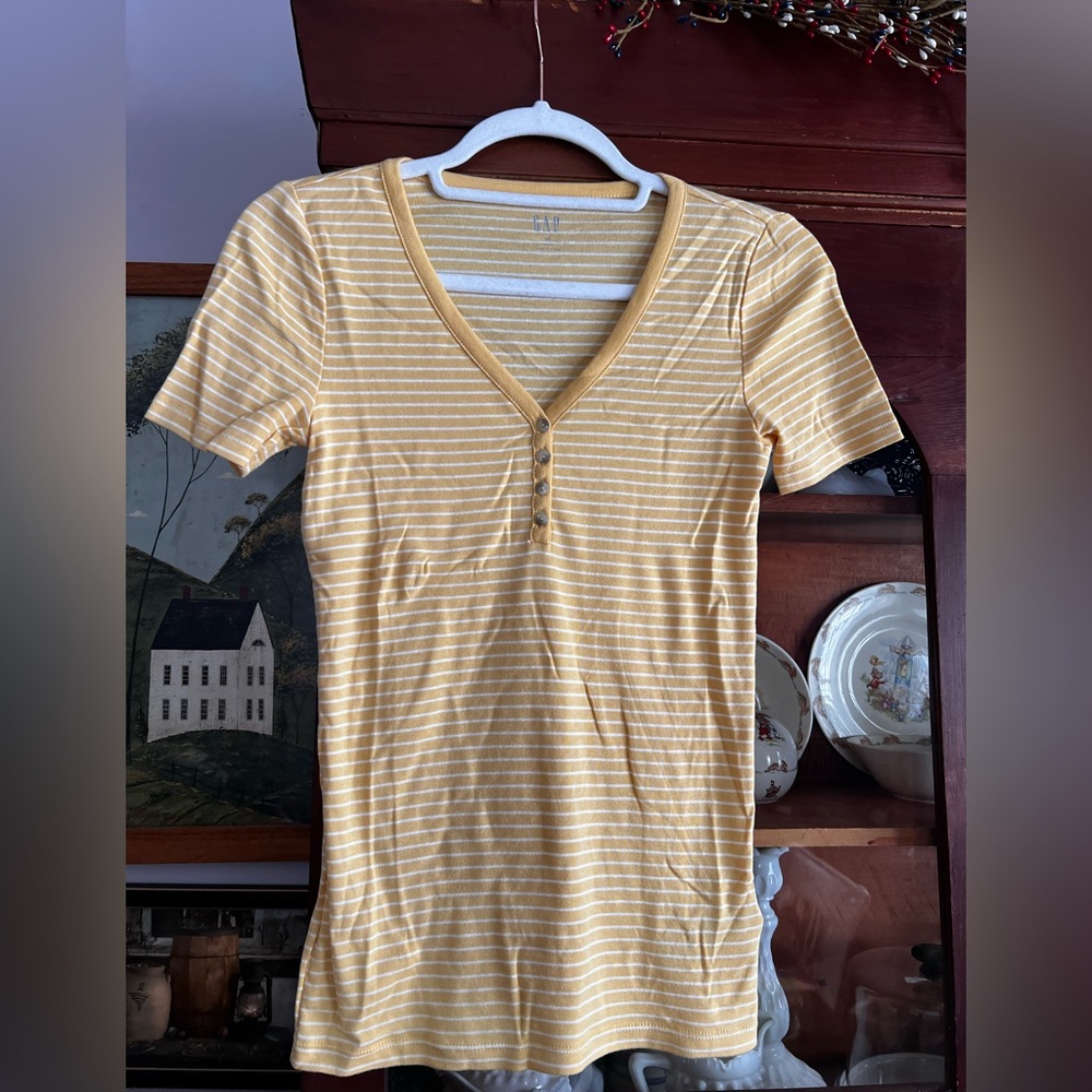 New Gap Bright yellow with white stripes Henley ss top XS